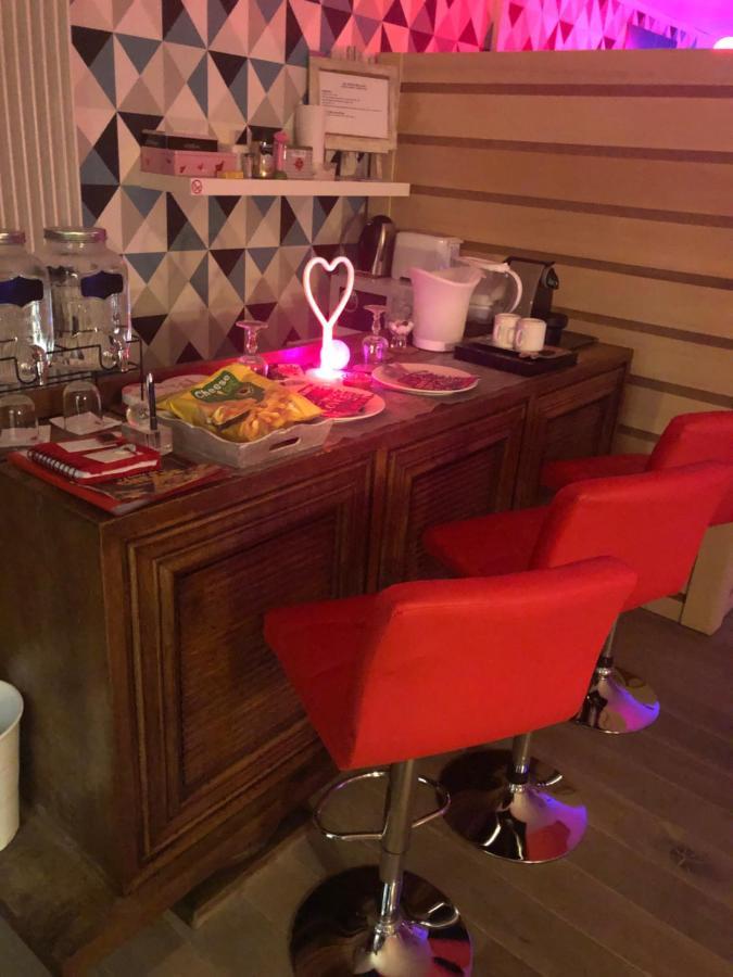 Spabyelleetlui Spa Rouge Ou Bleu Mouscron Exterior foto